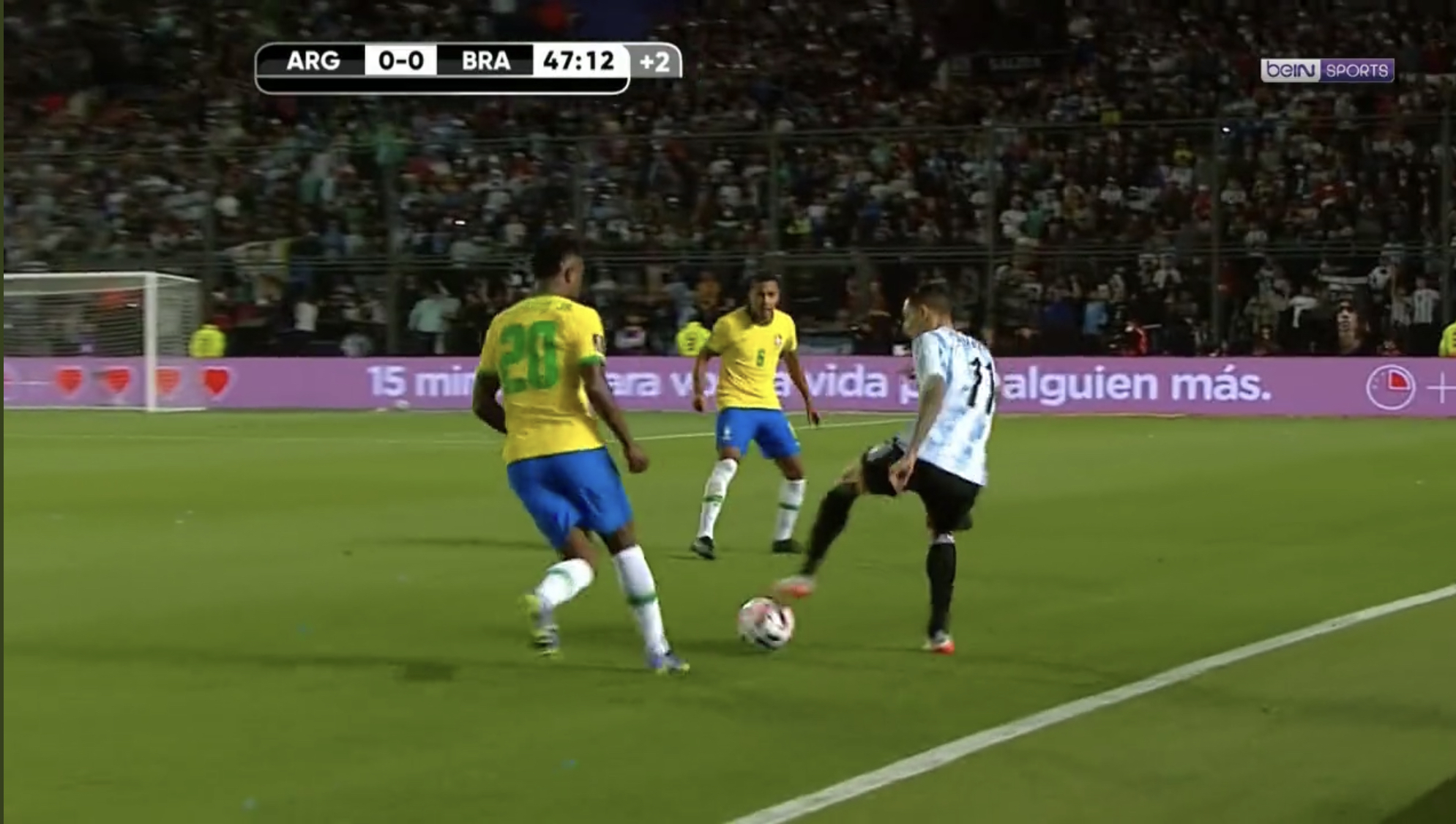 VIDÉO : Le petit pont MAGNIFIQUE de Di Maria sur Vinicius Jr !!
