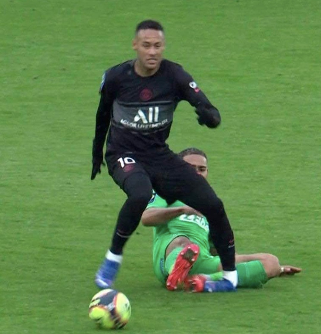 BLESSURE : Le premier verdict est tombe pour Neymar !