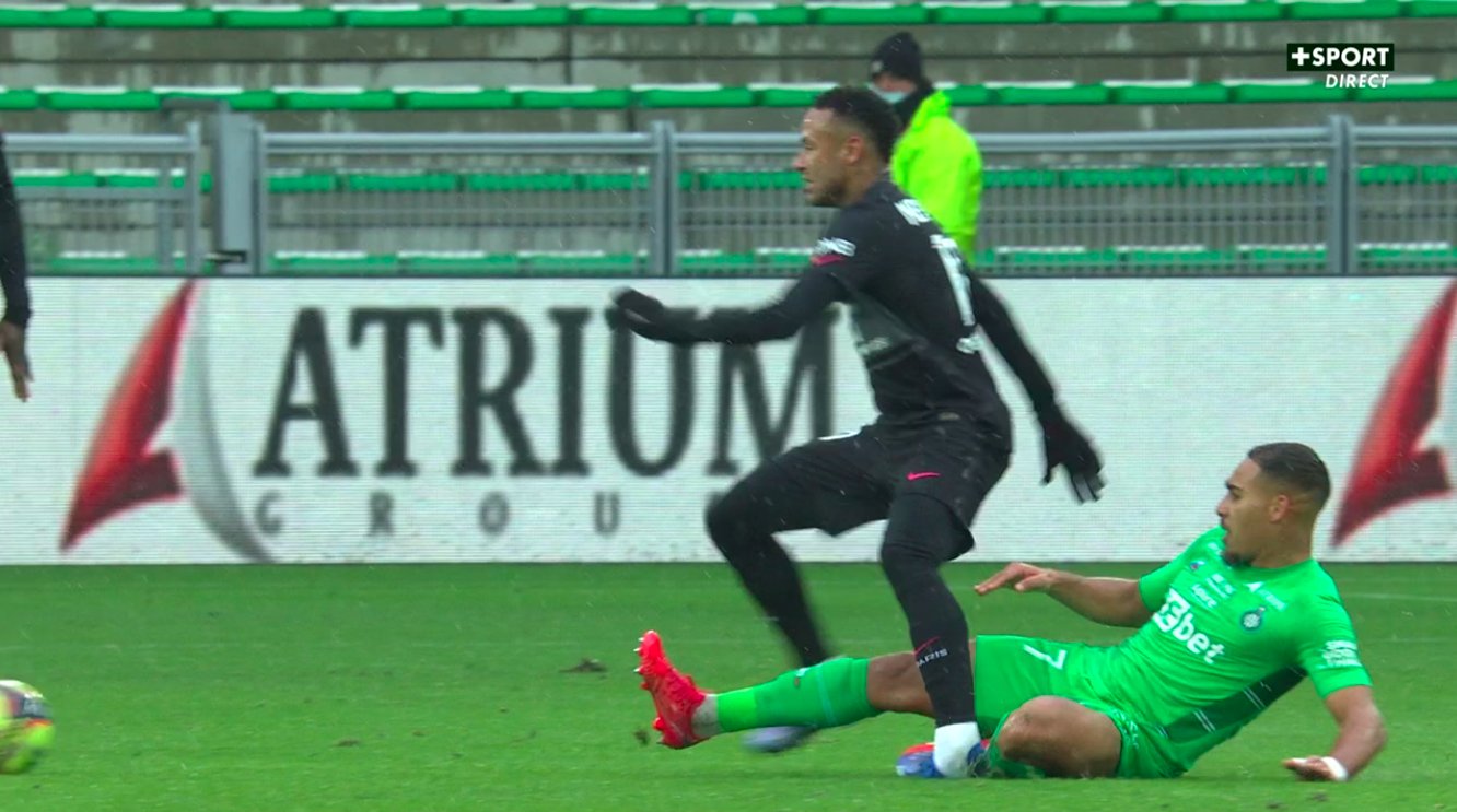 VIDEO : GROS COUP DUR pour  Neymar !