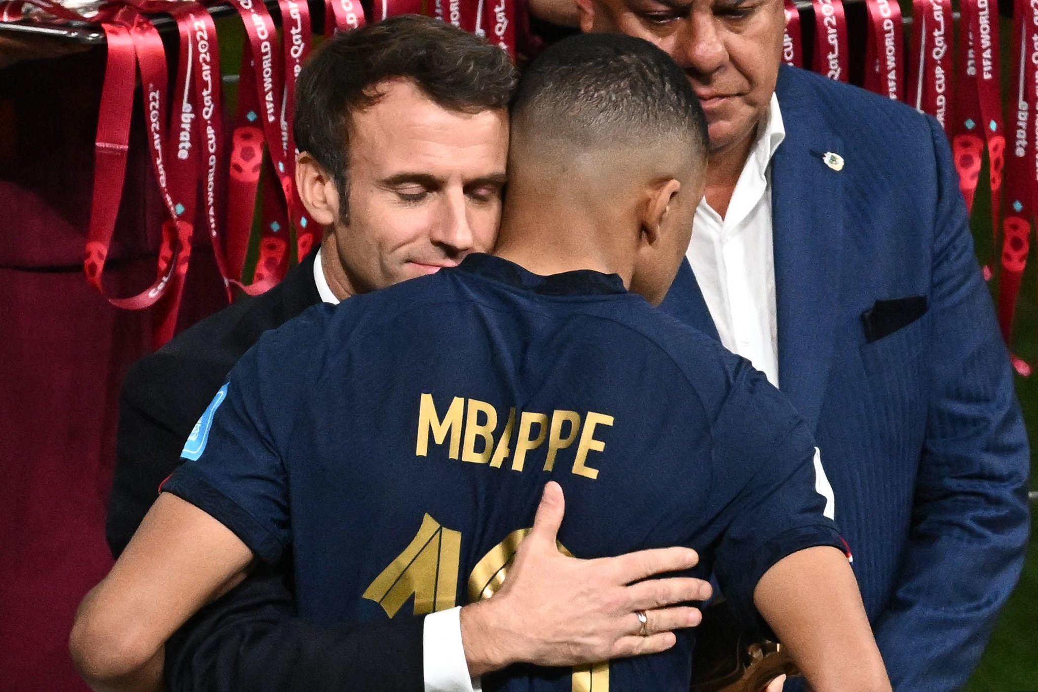 Emmanuel Macron va pousser Pour Mbappé !
