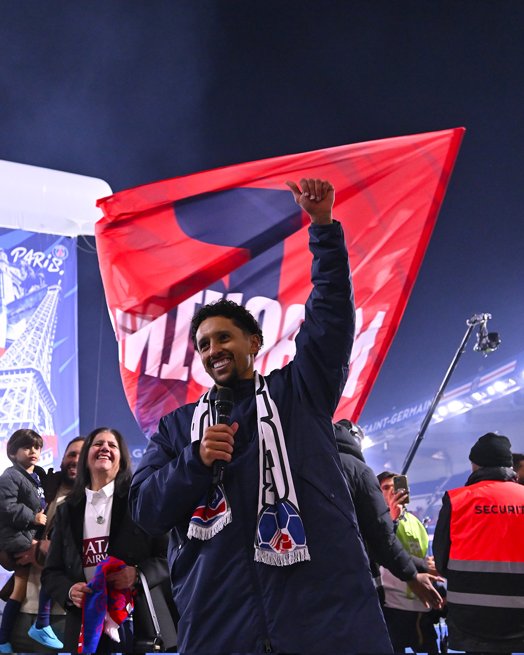 Marquinhos reçoit un TRÈS BEAU message !