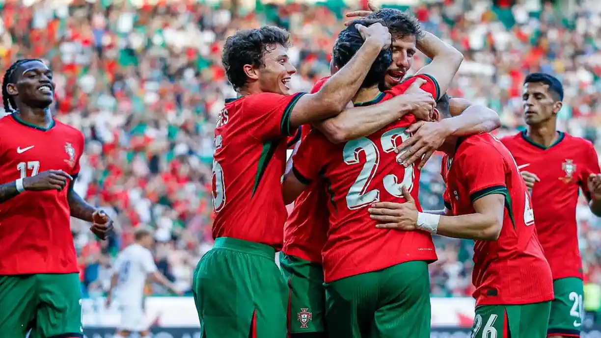 OFFICIEL : Ce prodige est sur le point de s&rsquo;engager avec le PSG !